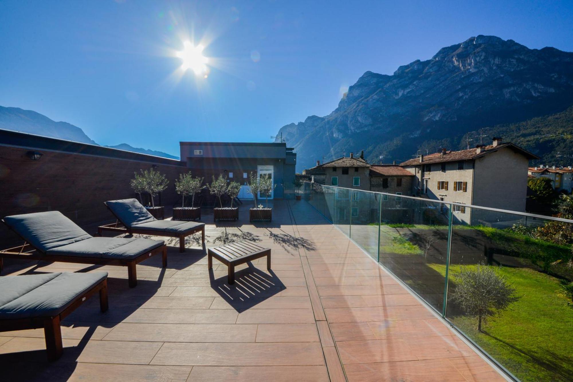 Garda Family & Solarium Apartment Riva del Garda Ngoại thất bức ảnh
