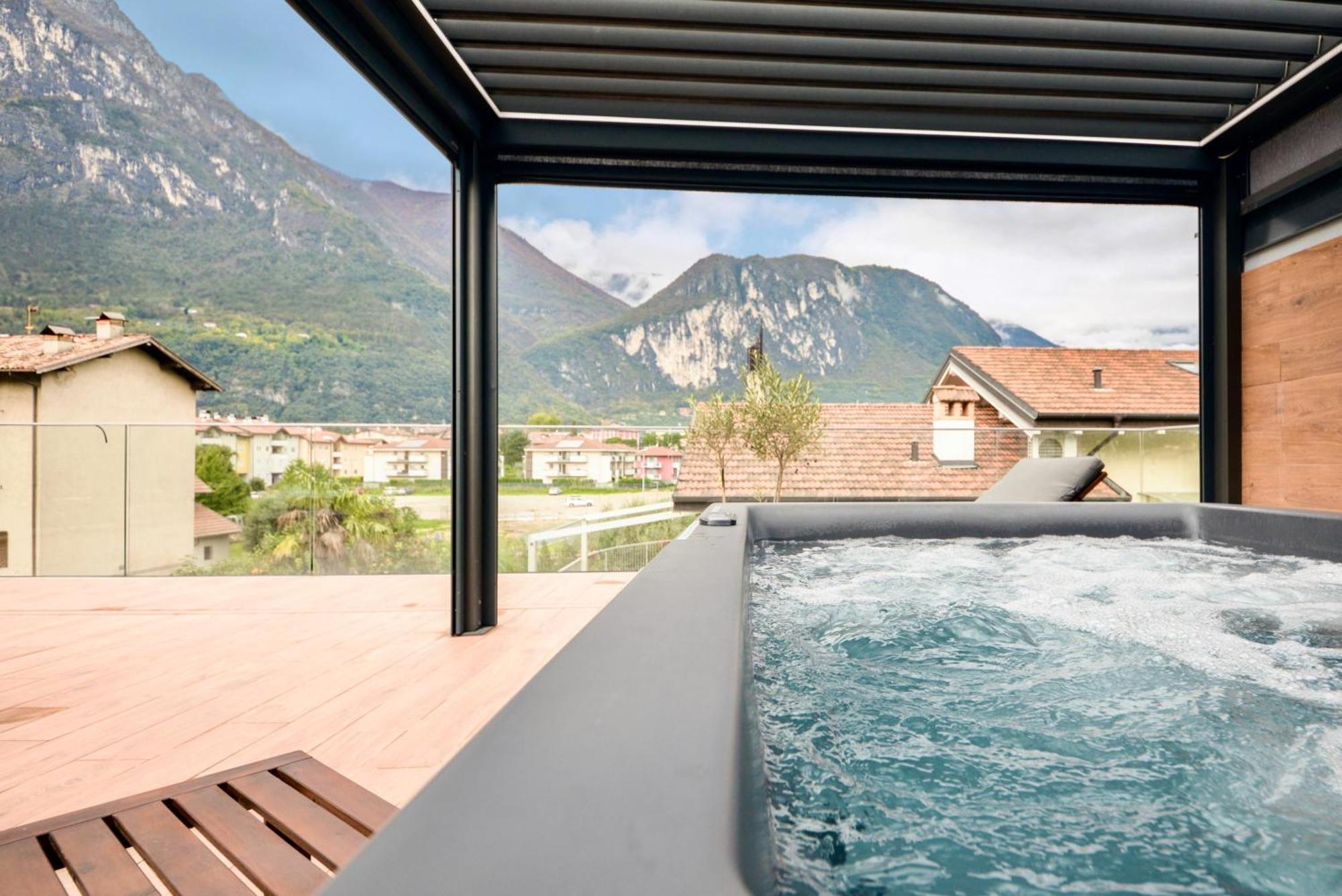 Garda Family & Solarium Apartment Riva del Garda Ngoại thất bức ảnh