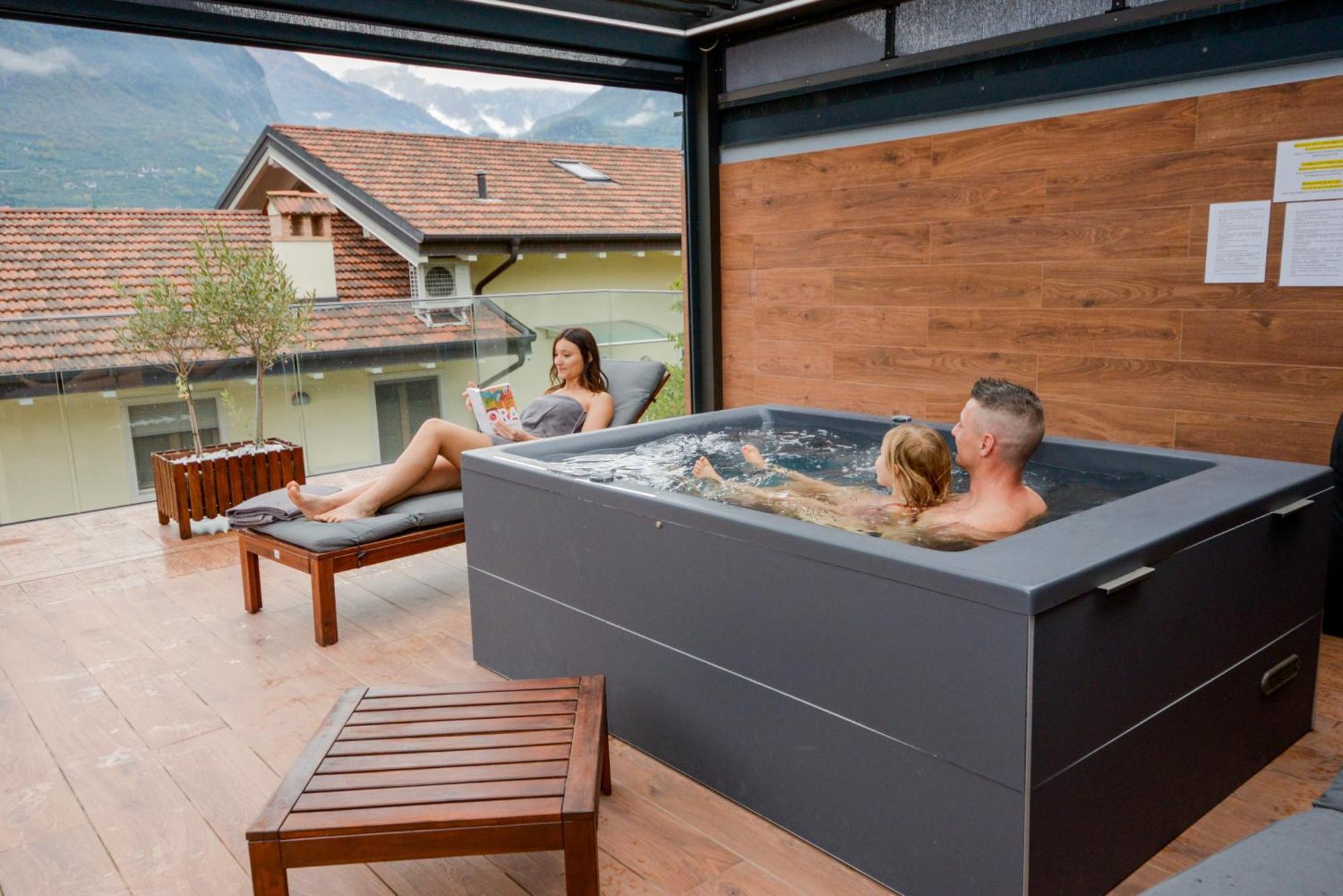 Garda Family & Solarium Apartment Riva del Garda Ngoại thất bức ảnh