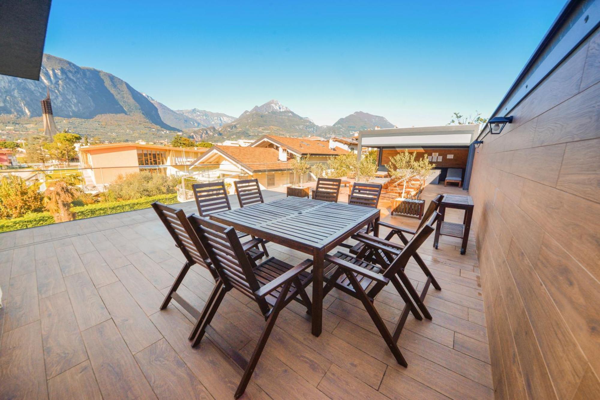 Garda Family & Solarium Apartment Riva del Garda Ngoại thất bức ảnh
