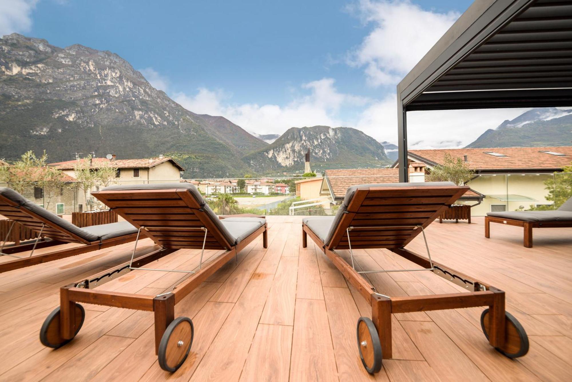 Garda Family & Solarium Apartment Riva del Garda Ngoại thất bức ảnh