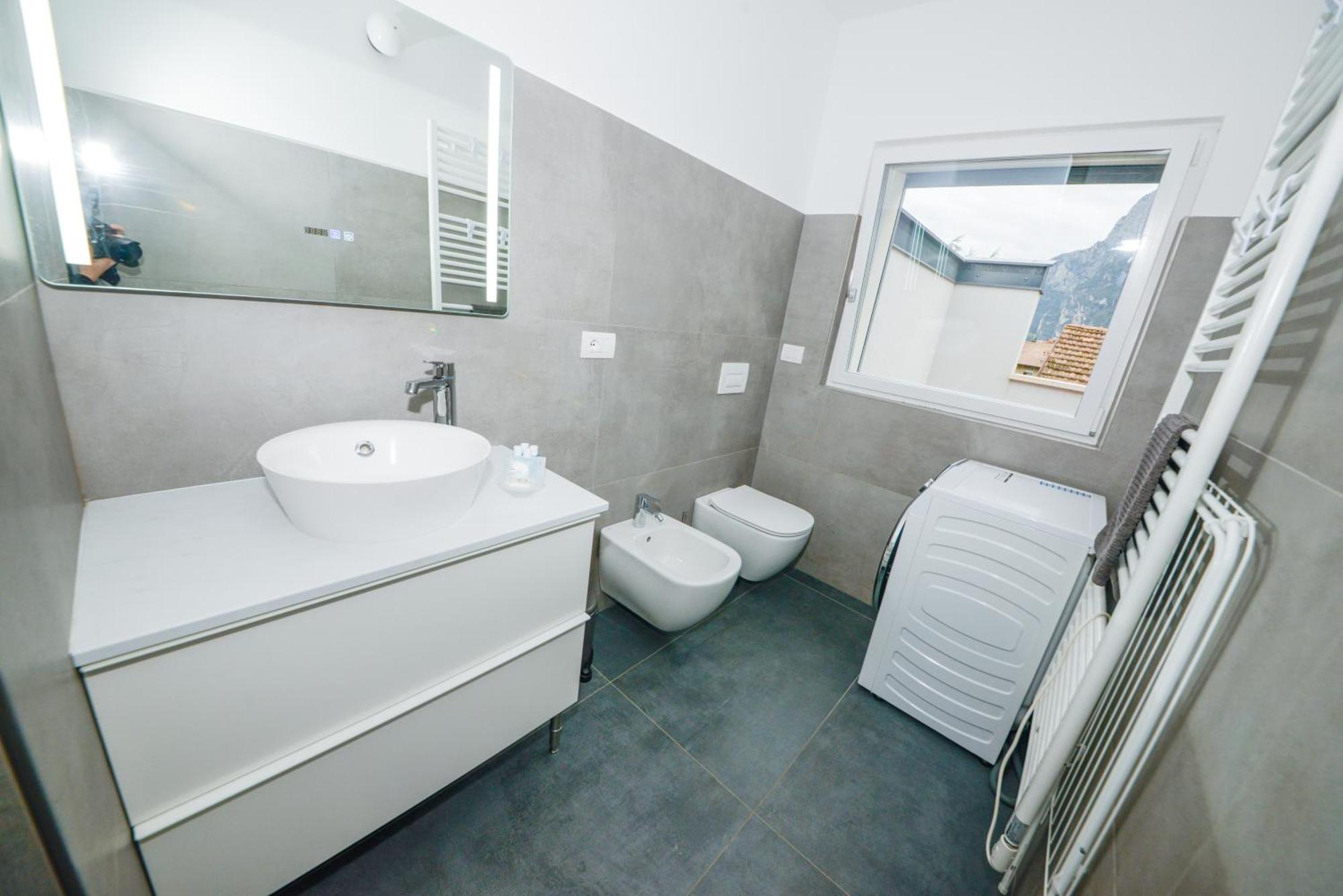 Garda Family & Solarium Apartment Riva del Garda Ngoại thất bức ảnh