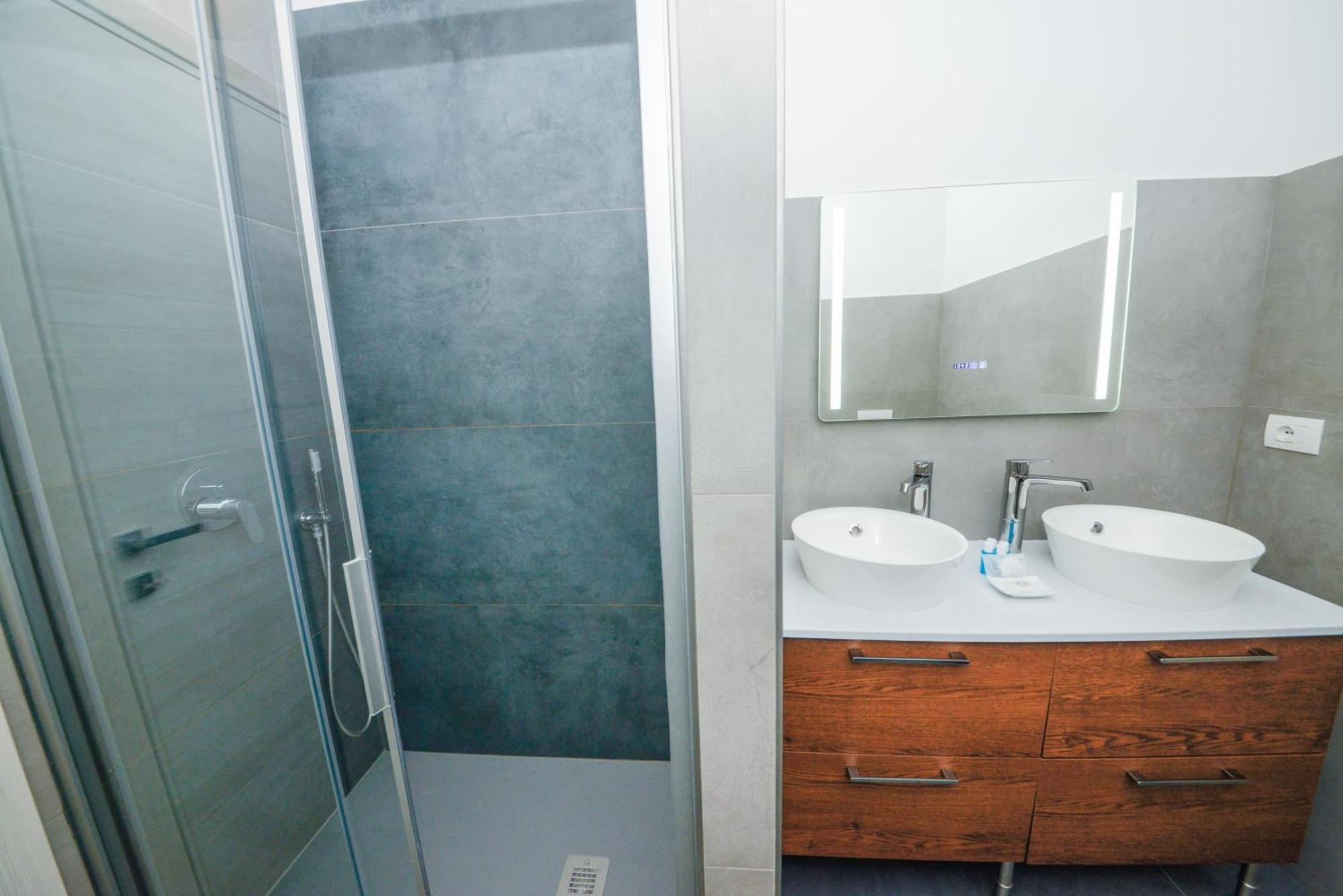 Garda Family & Solarium Apartment Riva del Garda Ngoại thất bức ảnh