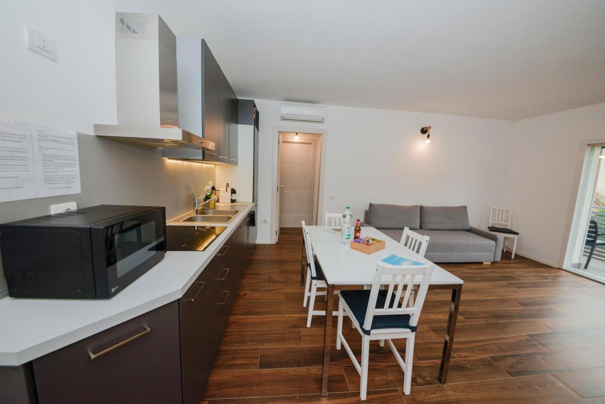 Garda Family & Solarium Apartment Riva del Garda Ngoại thất bức ảnh