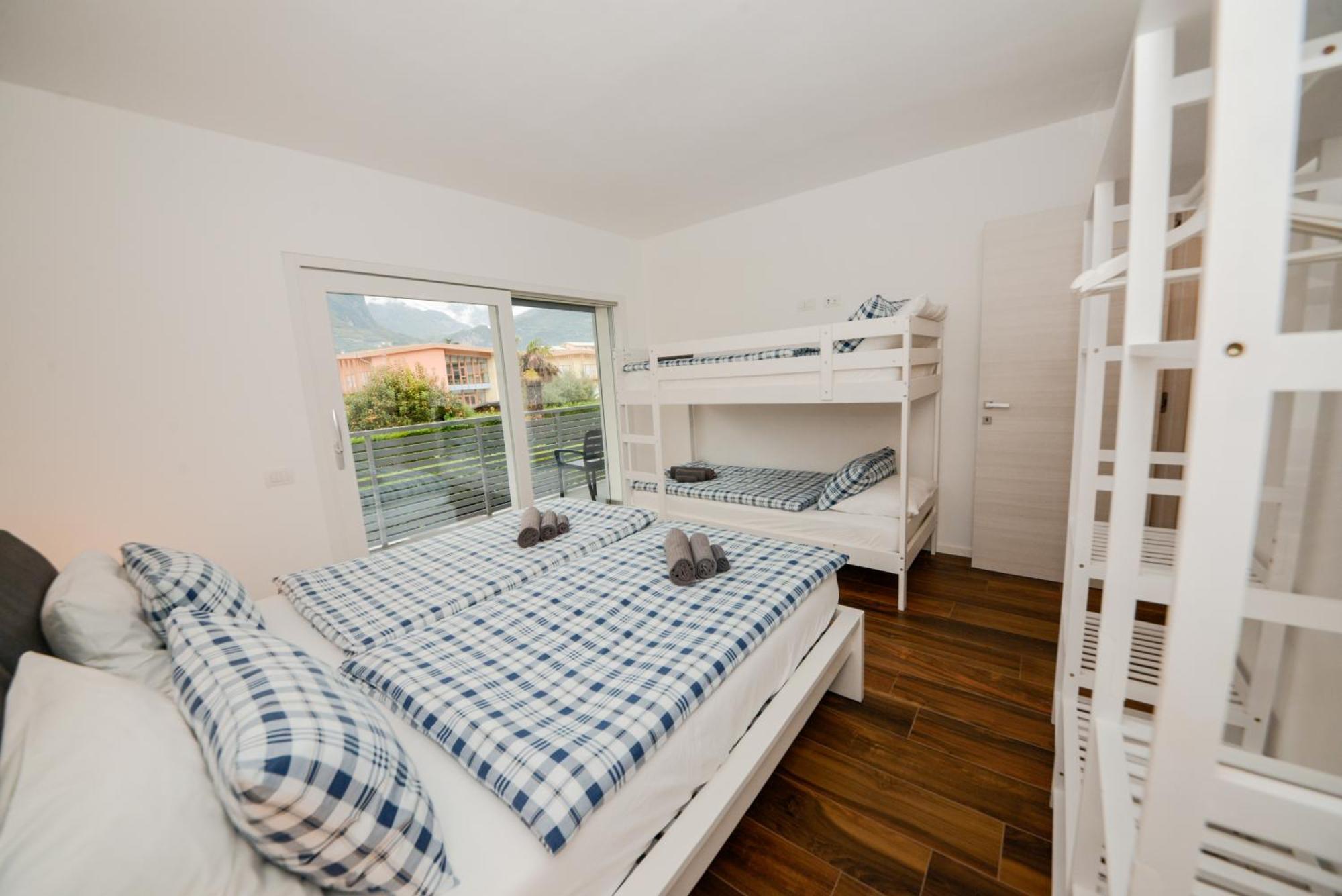 Garda Family & Solarium Apartment Riva del Garda Ngoại thất bức ảnh