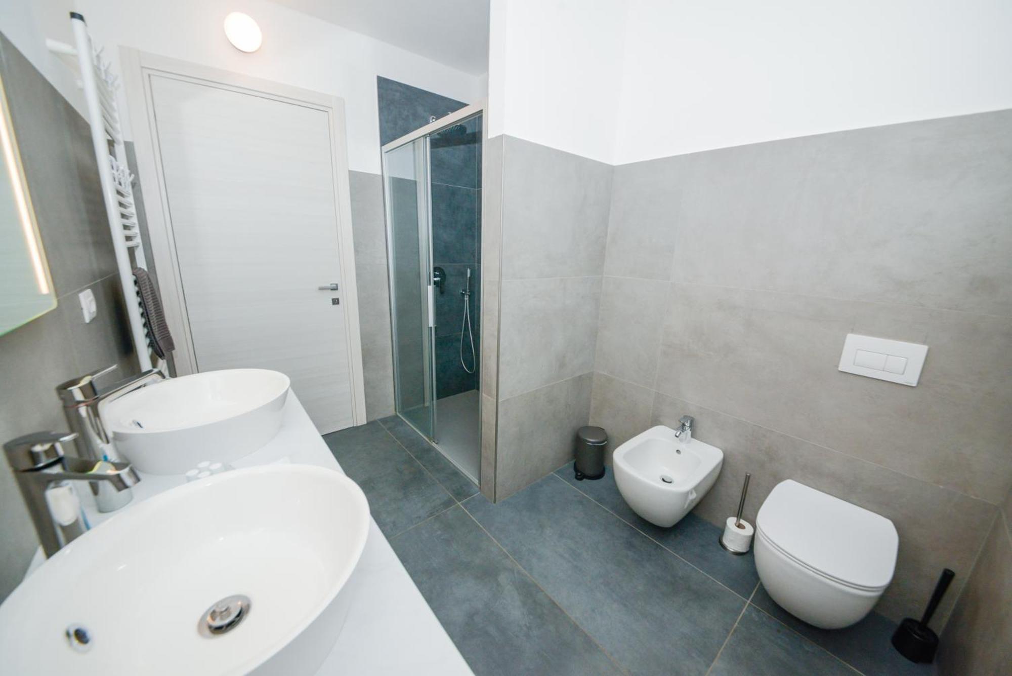 Garda Family & Solarium Apartment Riva del Garda Ngoại thất bức ảnh