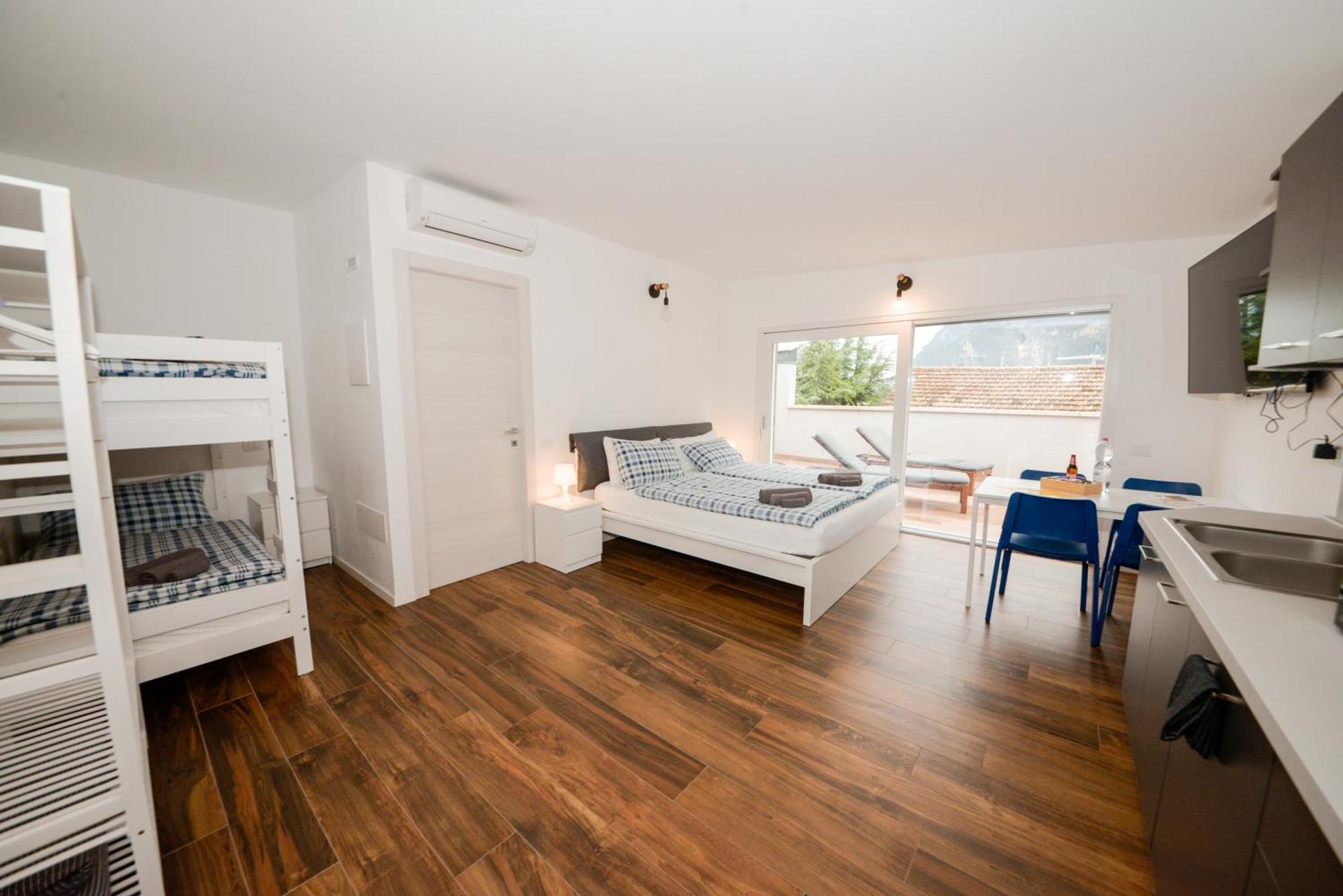 Garda Family & Solarium Apartment Riva del Garda Ngoại thất bức ảnh